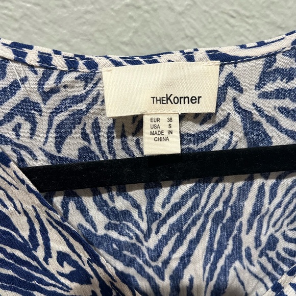 The Korner Anthro Brand Blue and White Long-Sleeve V-Neck Zebra-Print Dress EUC - Picture 2 of 5